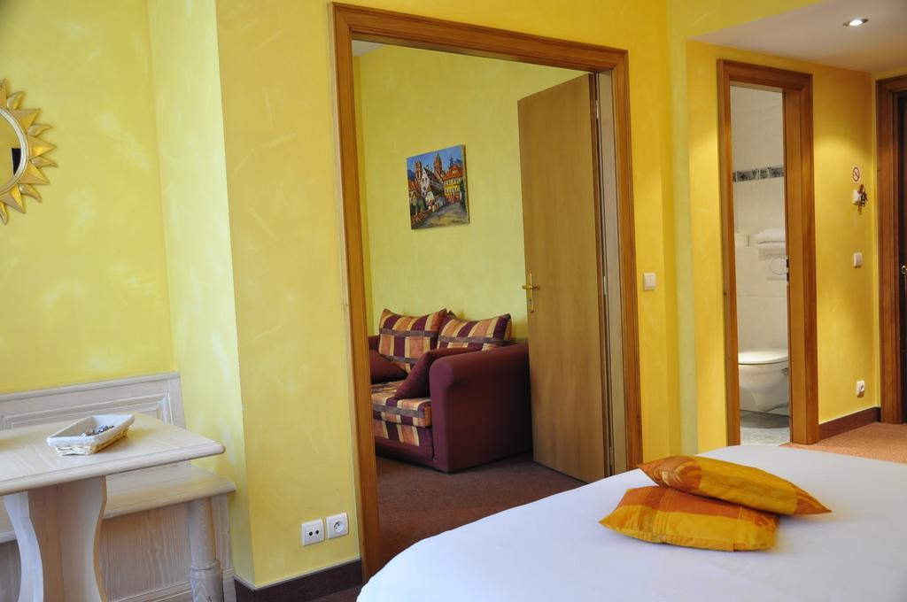 Neuwiller-lès-Saverne Hotel Du Herrenstein חדר תמונה